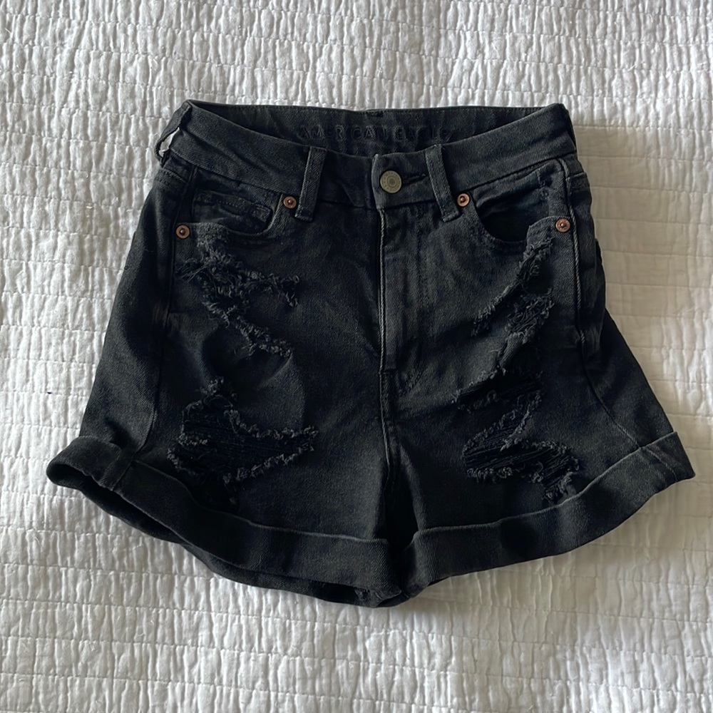 NWOT AE distressed black jean short